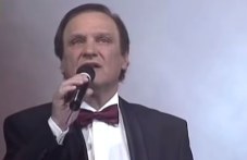 da-pochetem-pametta-pevetsa-boris-729.jpg