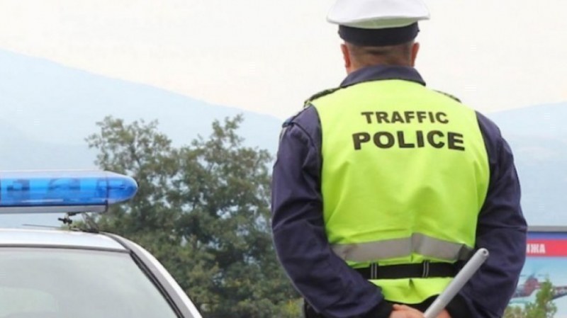 Арестуваха шофьор, опитал да подкупи полицаи край Цалапица
