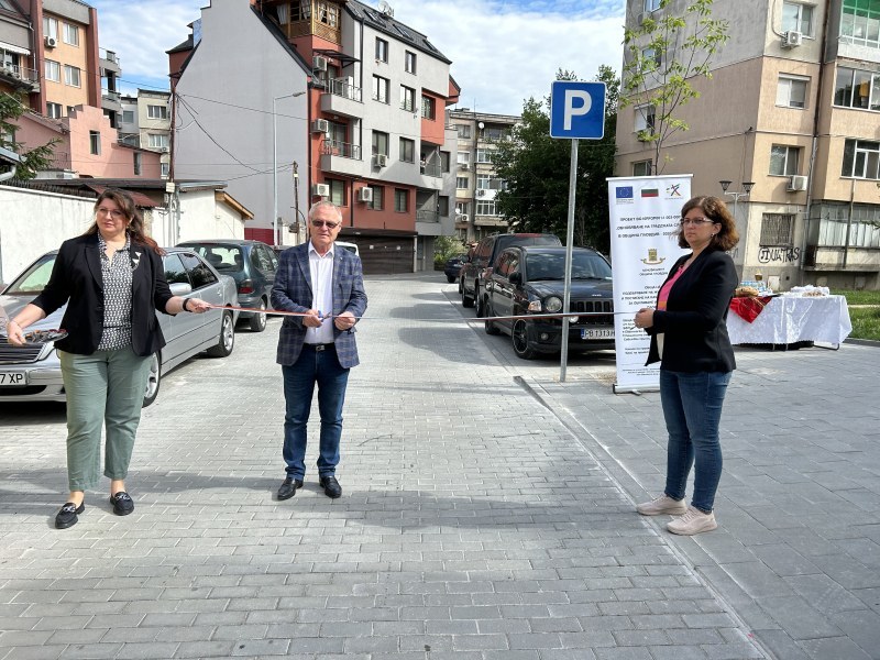 Прерязаха лентата на шест нови улици в Аджисан махала