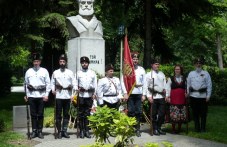 С военен ритуал и поднасяне на венци: Почитаме 148 г. от подвига на Христо Ботев s-voenen-ritual-i-podnasiane-ventsi-258-001.jpg