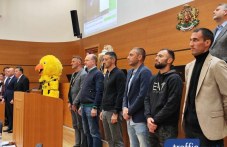 udostoiavat-futbolistite-botev-pochetna-966.jpg