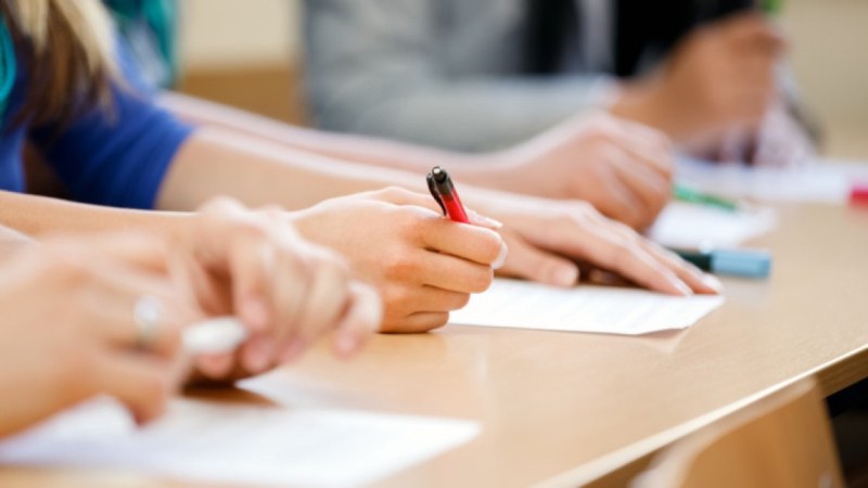 Седмокласниците на матура по БЕЛ днес, изтеглиха Вариант 1