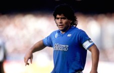 na-tozi-den-maradona-vkarva-2-gola-3-949.jpg