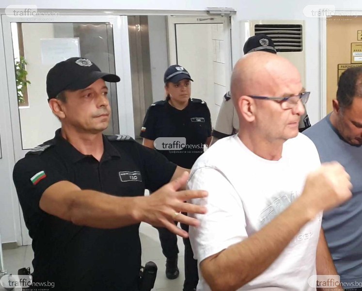 Оставиха в ареста пловдивските лекари, обвинени в документна измама