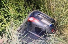 Кола пропадна в дере край Перущица, има ранени