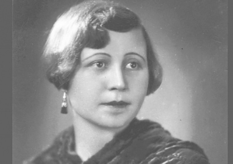 126 години от рождението на писателката Калина Малина, творила десетки книги за деца