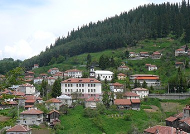 Лъки се готви за празника на града и Деня на миньора, пеят Ивана и Нелина