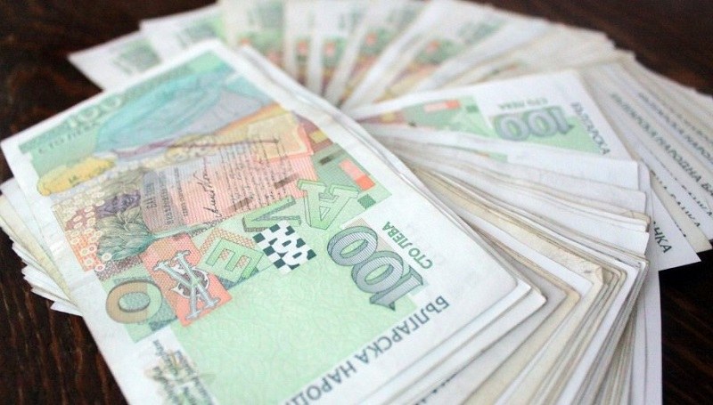 Вдигат заплатите на висшите държавни служители