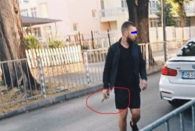 Задържаха мъжа, заплашил с нож жена в Пловдив заради куче