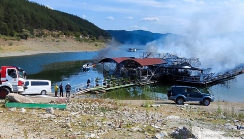 Пожар изпепели известен ресторант на язовир “Кърджали“