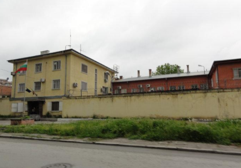Затворник предложи подкуп на надзирател в Пловдив