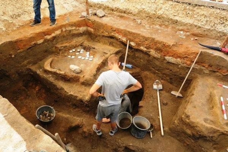 Заради проучване на Плоската могила, затварят отново „Брезовско шосе“