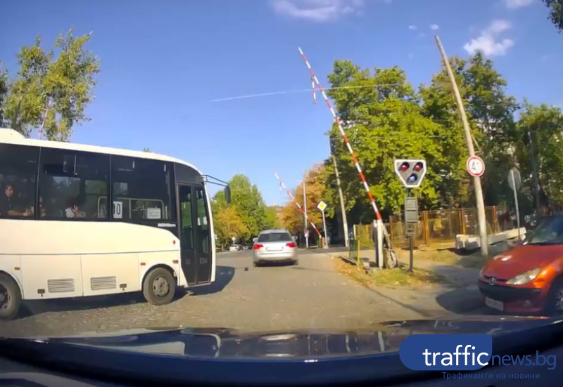 Поредно безумие с градския транспорт: Рейс не спря на “STOP”, размина се на косъм от ПТП