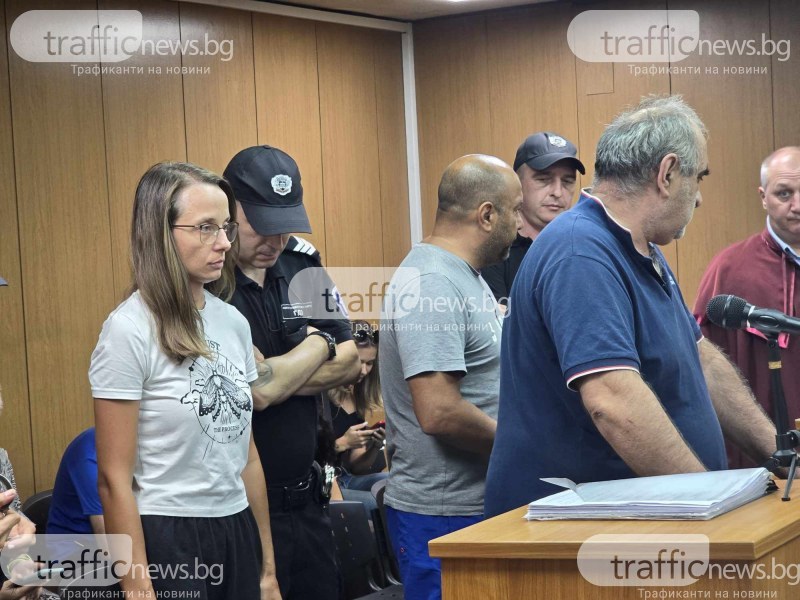 Оставиха в ареста тримата, източвали банкови карти в чужбина