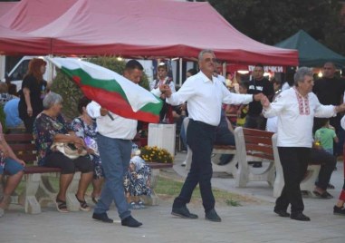 С песни и танци Крислово отбеляза своя празник