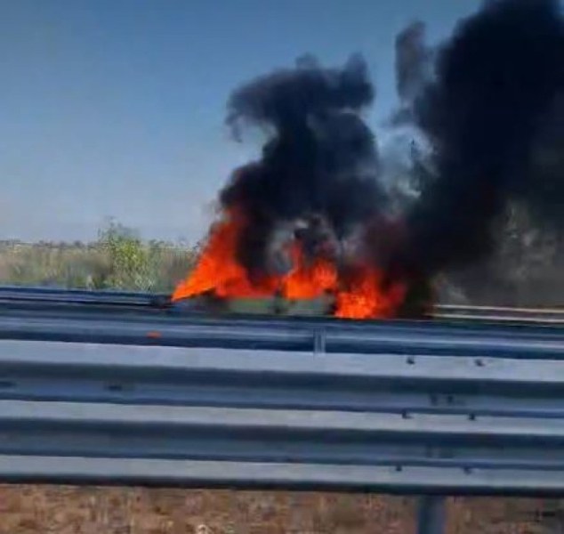 Кола се запали на магистралата край Пловдив