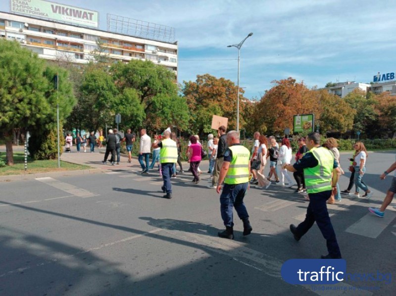 Протест блокира кръговото на Панаира в Пловдив