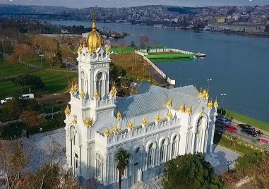 На този ден: Освещават български параклис в Цариград, върху него е построена Желязната църква