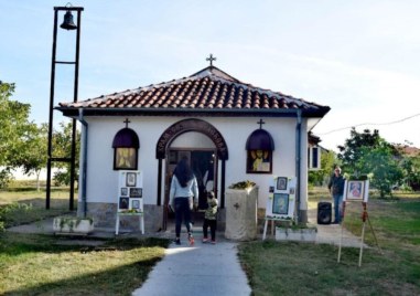 С литийно шествие и курбан отбелязаха храмовия празник на „Св. Параскева Преподобна“ в Трилистник