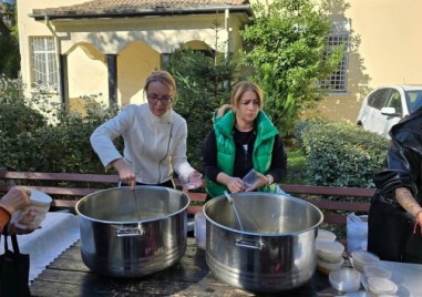 Кметът на район „Северен“ Венцислава Любенова даде курбан за здраве по случай празника на Свети Йоан Рилски