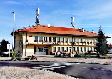 Обновеното читалище в Трилистник отвори врати със среща с изследователя Александър Алексиев