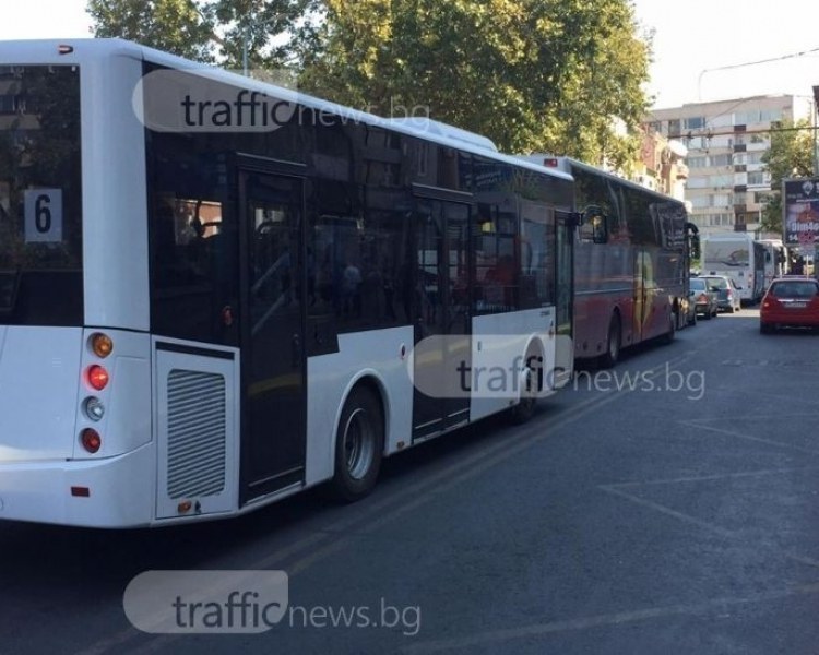 Невиждано от години! 220 автобуса са по пътищата в Пловдив от днес