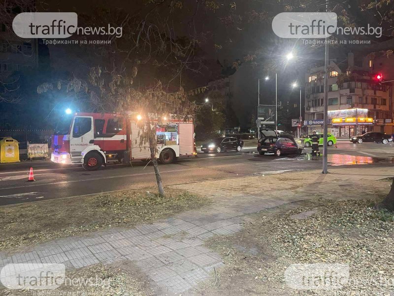 Кола избухна в пламъци на оживен булевард в Пловдив ВИДЕО *