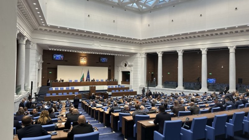 Парламентът отново не избра председател