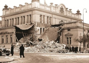 На този ден: Българите превземат косовската столица, самолети бомбардират София