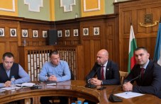 Готвят предпразнично затягане на проверките в Пловдив, подпомагат трафика около моловете gotviat-predpraznichno-zatiagane-151-402.jpg