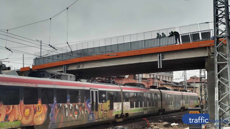 Влак увреди контактната мрежа под Бетонния мост