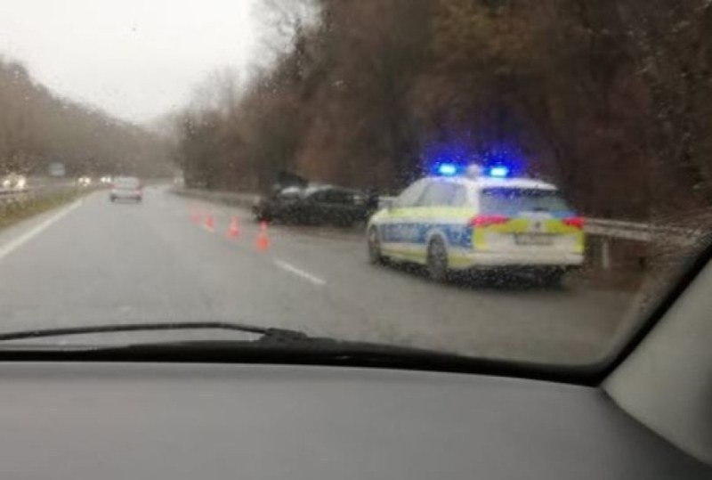 Двама загинали при катастрофи в страната за денонощие