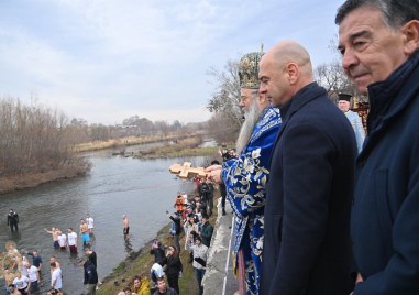 Търсят се ентусиасти за изваждането на Богоявленския кръст от Марица