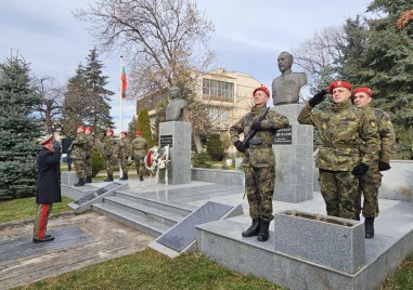 165 г. от рождението на ген. Георги Вазов отбелязаха в родния му Сопот