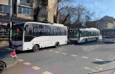 momiche-postrada-pri-intsident-avtobus-703.jpg