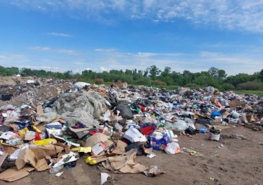 Десетки декари в Пловдивско са превърнати в незаконни сметища, най-голямото – в Първомай