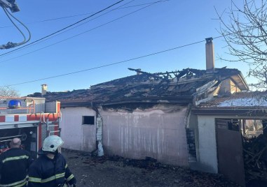 Пожар избухна в котелно помещение в Скутаре, пламъците се прехвърлили върху обитавана къща