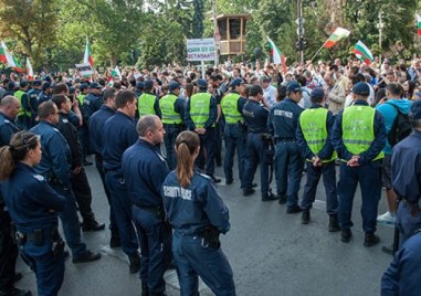 Реформа или проформа! Пенсионирани полицаи си докарват министерски заплати след увеличението на заплатите