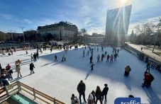 Последна възможност за пловдивчани да покарат кънки на ледената пързалка