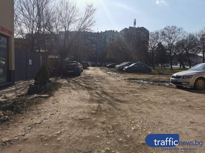 Години наред улица в Кючука тъне в кал и забрава, чака се бюджет за асфалтирането