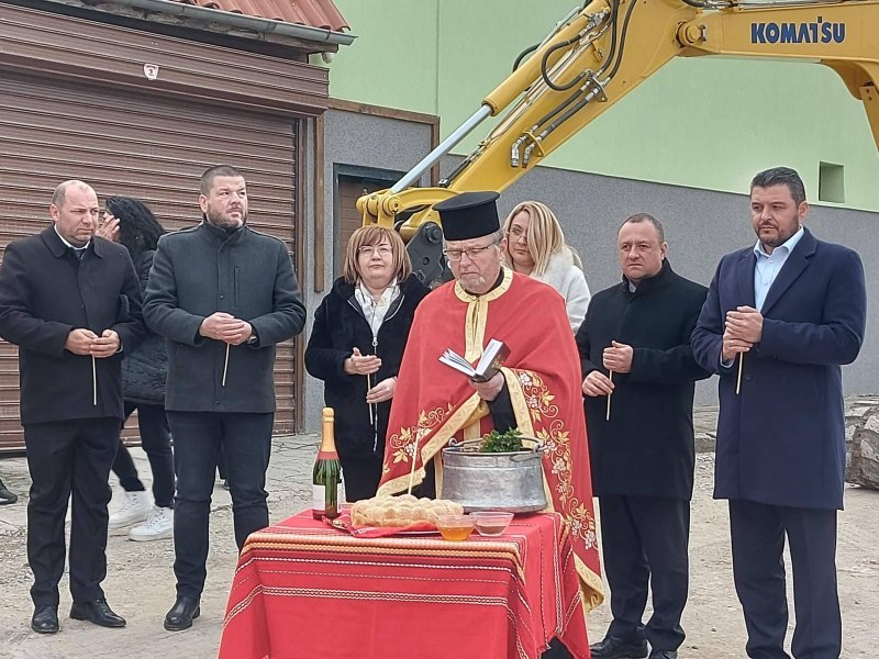 „Първа копка“ за реконструкцията на вътрешната водопроводна мрежа на село Брестовица