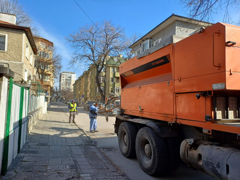 Завърши втората фаза на дейности по запълване на дупки в район „Западен“