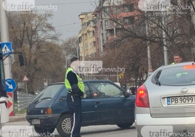 Заради аварирал автомобил: Жестока тапа пред Областна управа