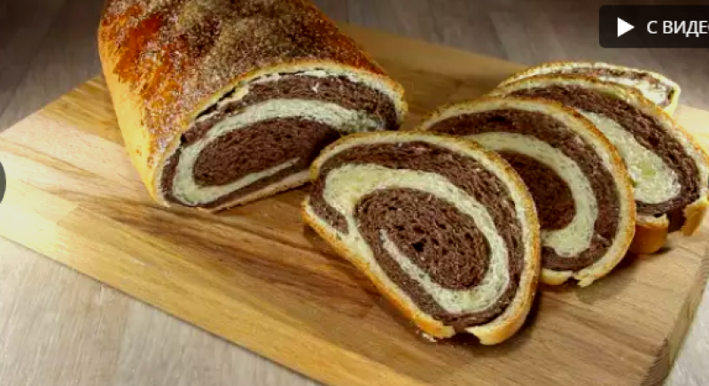 Двуцветно козуначено руло - вкусен и ефектен великденски сладкиш