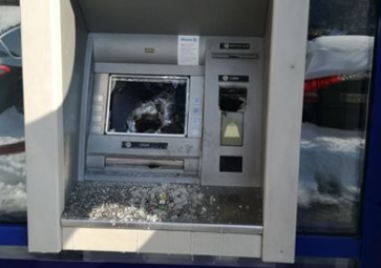 Спипаха в Пловдив обирджии, разбивали банкомати с тесла и чук