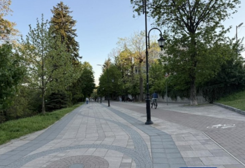В Карлово забраниха тротинетки и велосипеди по тротоари и в пешеходни зони