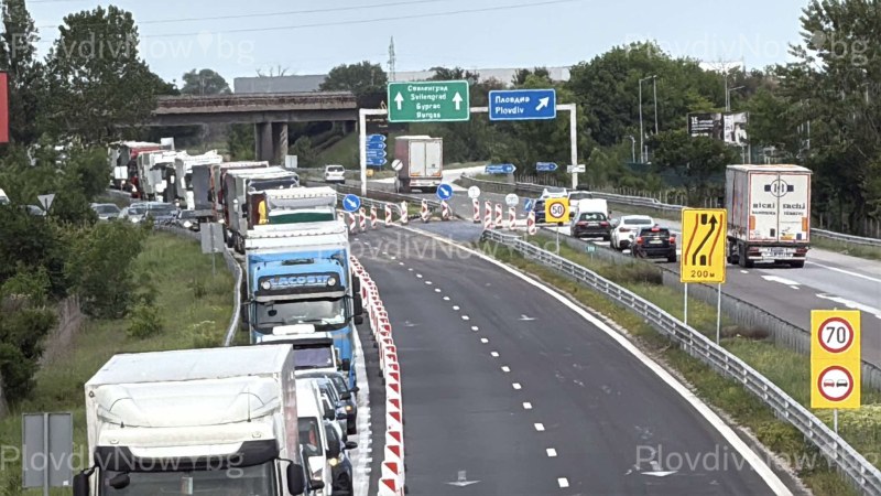 Тотална тапа край Пловдив. Движението за София буквално спря СНИМКИ