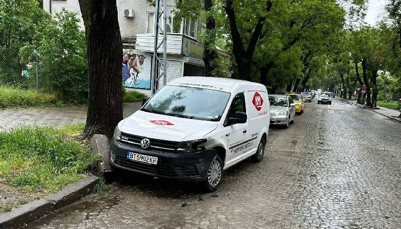 Шофьор удари кола в Кючука и избяга, търсят се свидетели