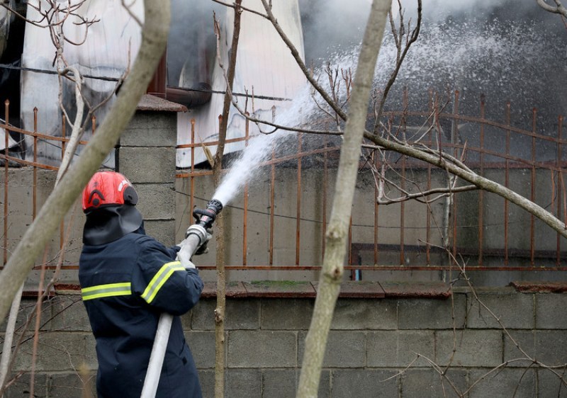 За денонощие: Човек загина в катастрофа, друг - в пожар, има и ранени