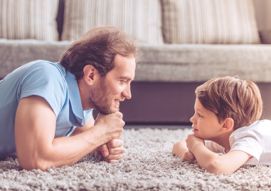 Родители на деца до 8 години имат право на 7-часов работен ден